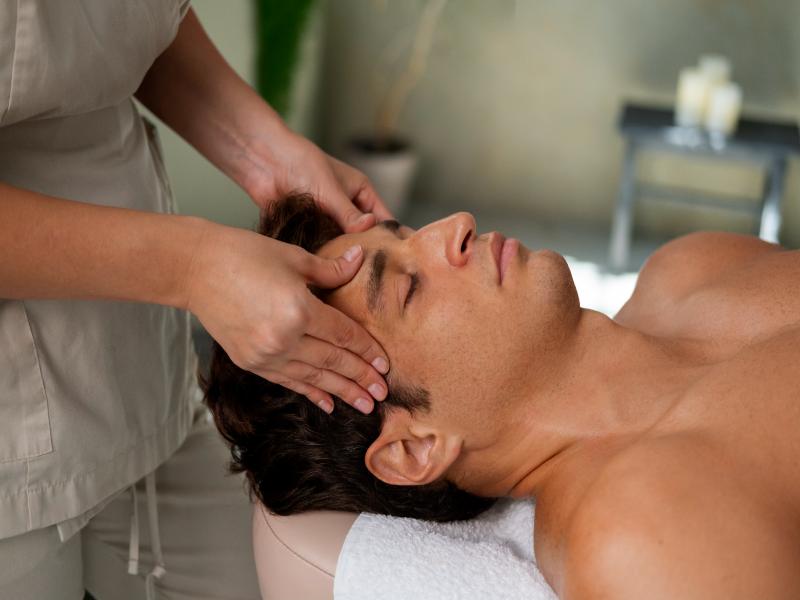 side-view-man-relaxing-spa (1)